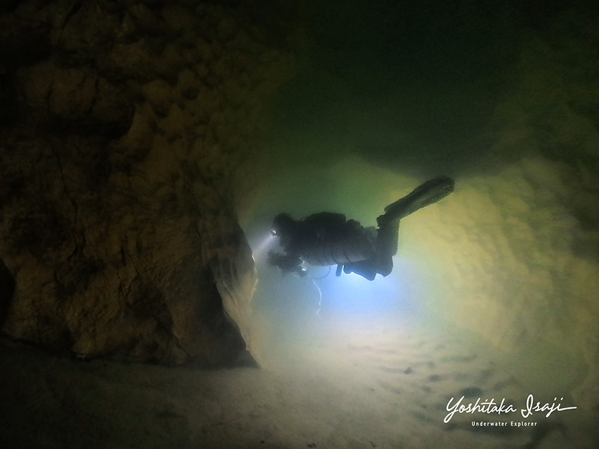 The far end of the passage appeared to be blocked.